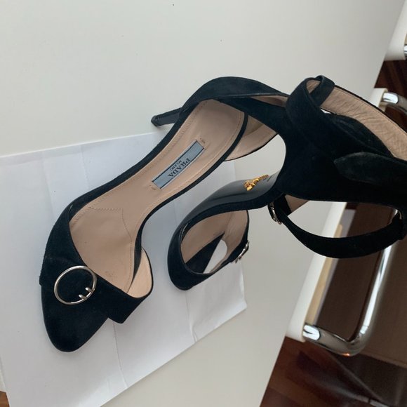 Prada Black Suede sandal with ankle strap - Picture 4 of 14
